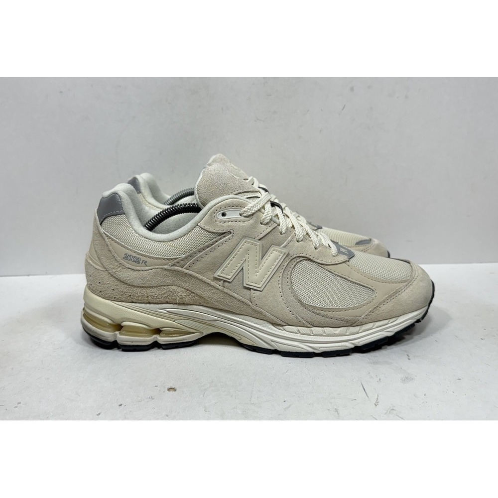 New Balance 2002R Mens Size 11 Calm Taupe Angora Suede Sneakers Shoes M2002RCC